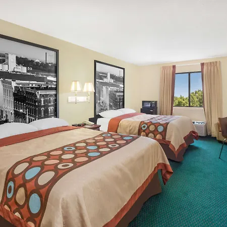Super 8 By Wyndham Montgomery I-65-3